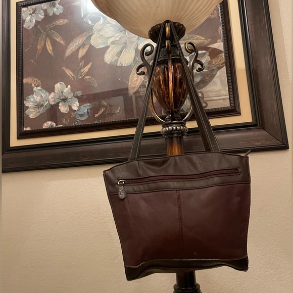 Carriage House genuine leather, please check all picture of condition - Picture 7 of 17